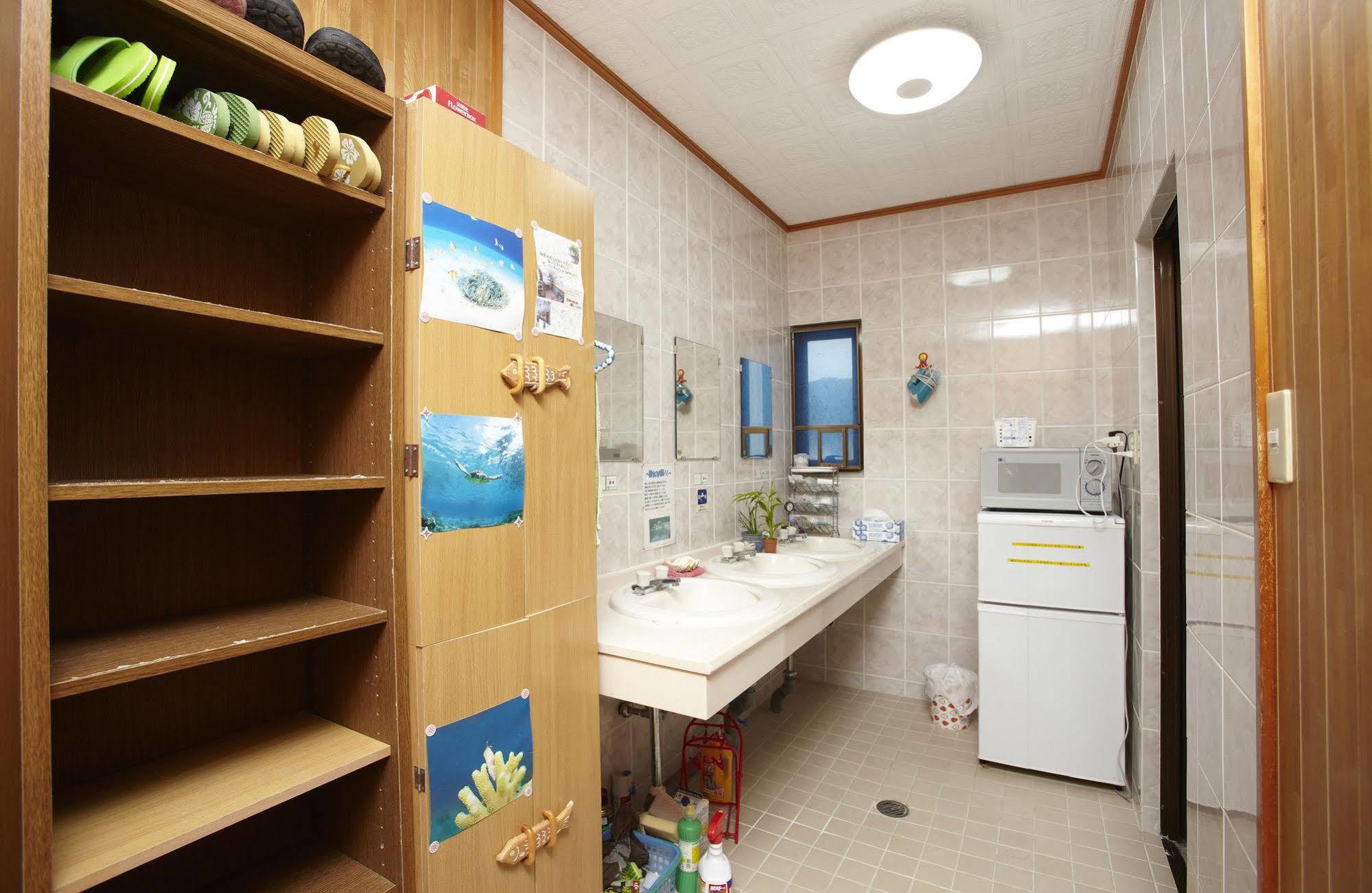 Minshuku Yadokari Hotel Zamami Ngoại thất bức ảnh