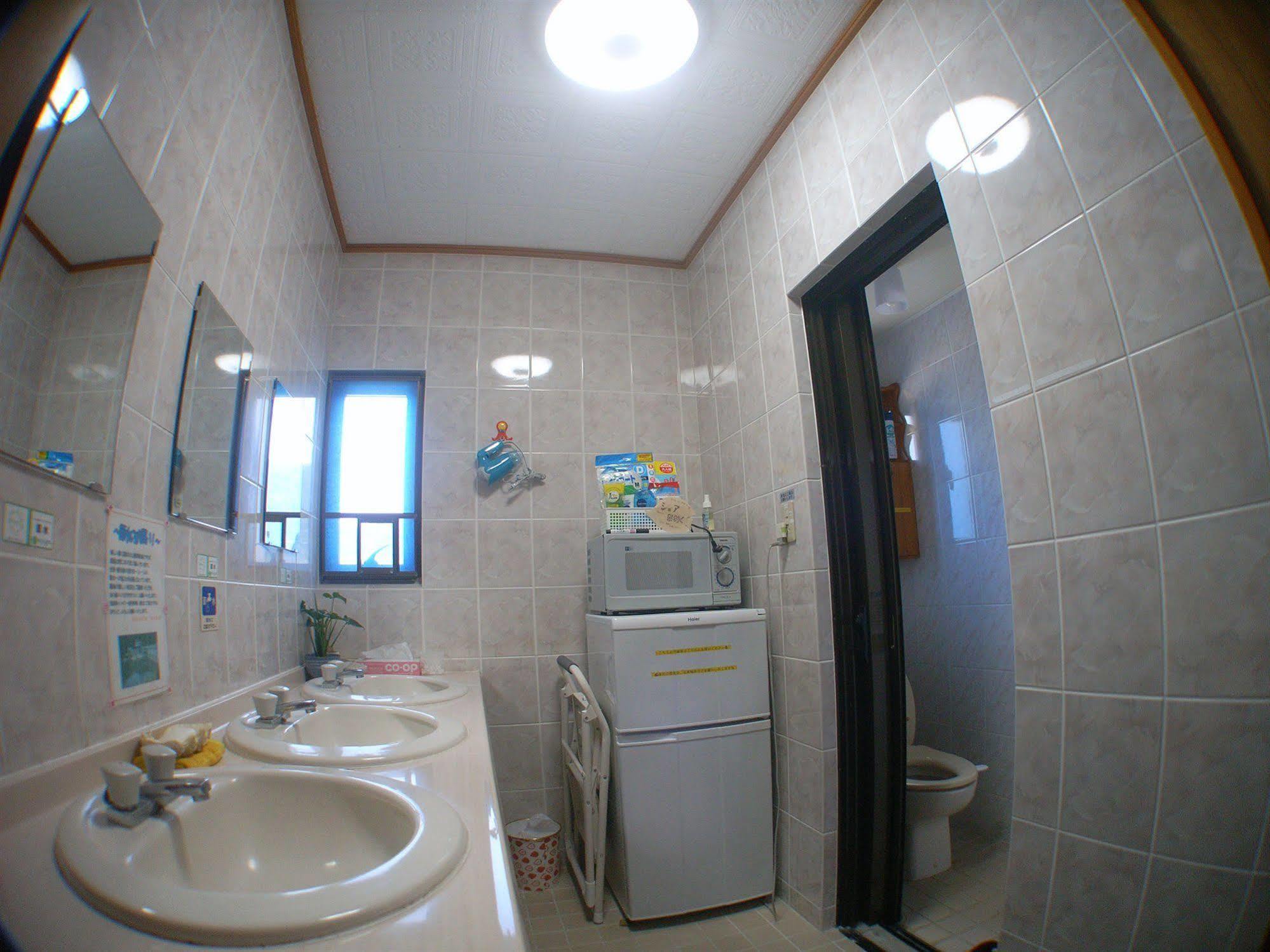Minshuku Yadokari Hotel Zamami Ngoại thất bức ảnh
