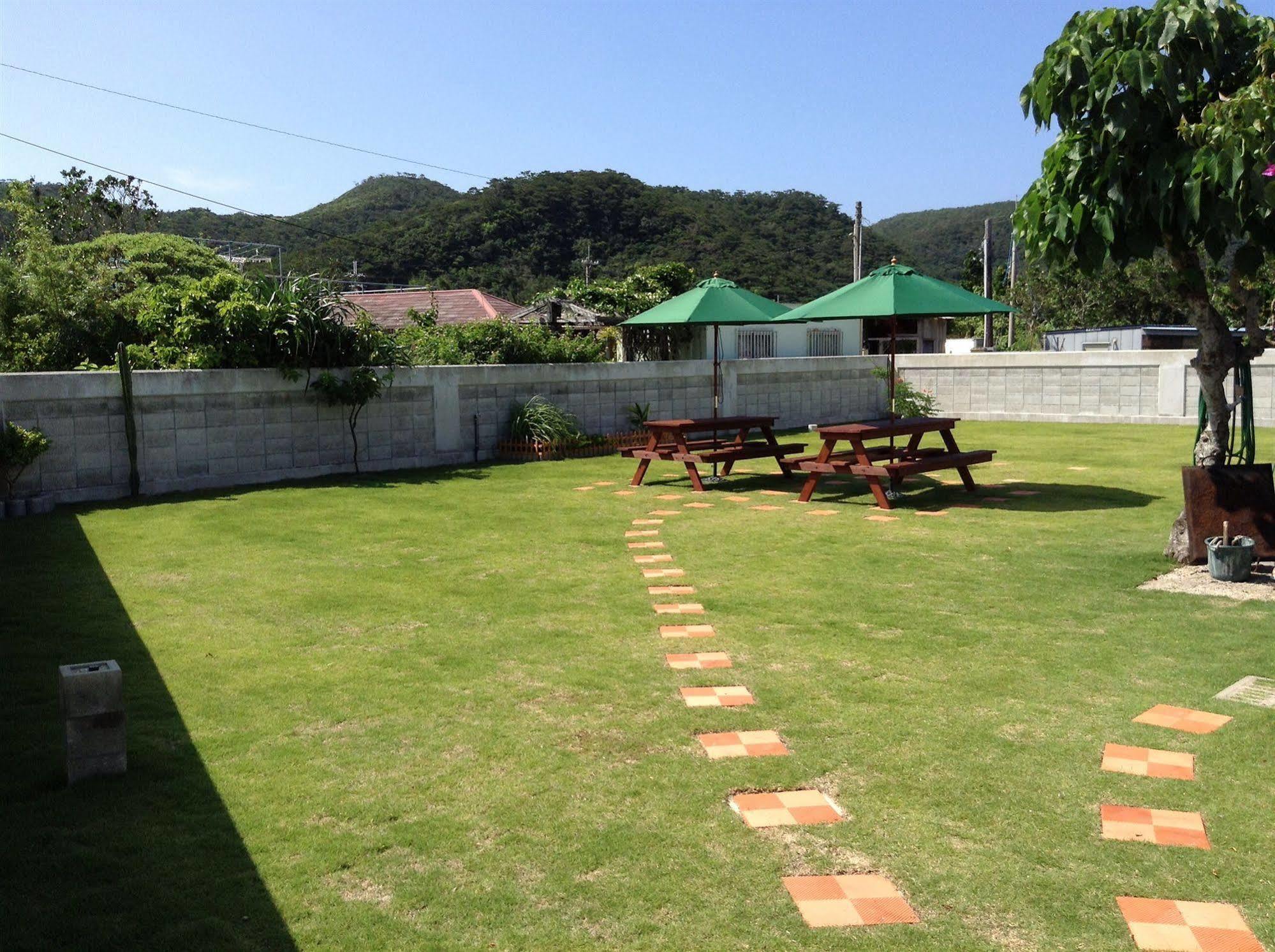 Minshuku Yadokari Hotel Zamami Ngoại thất bức ảnh