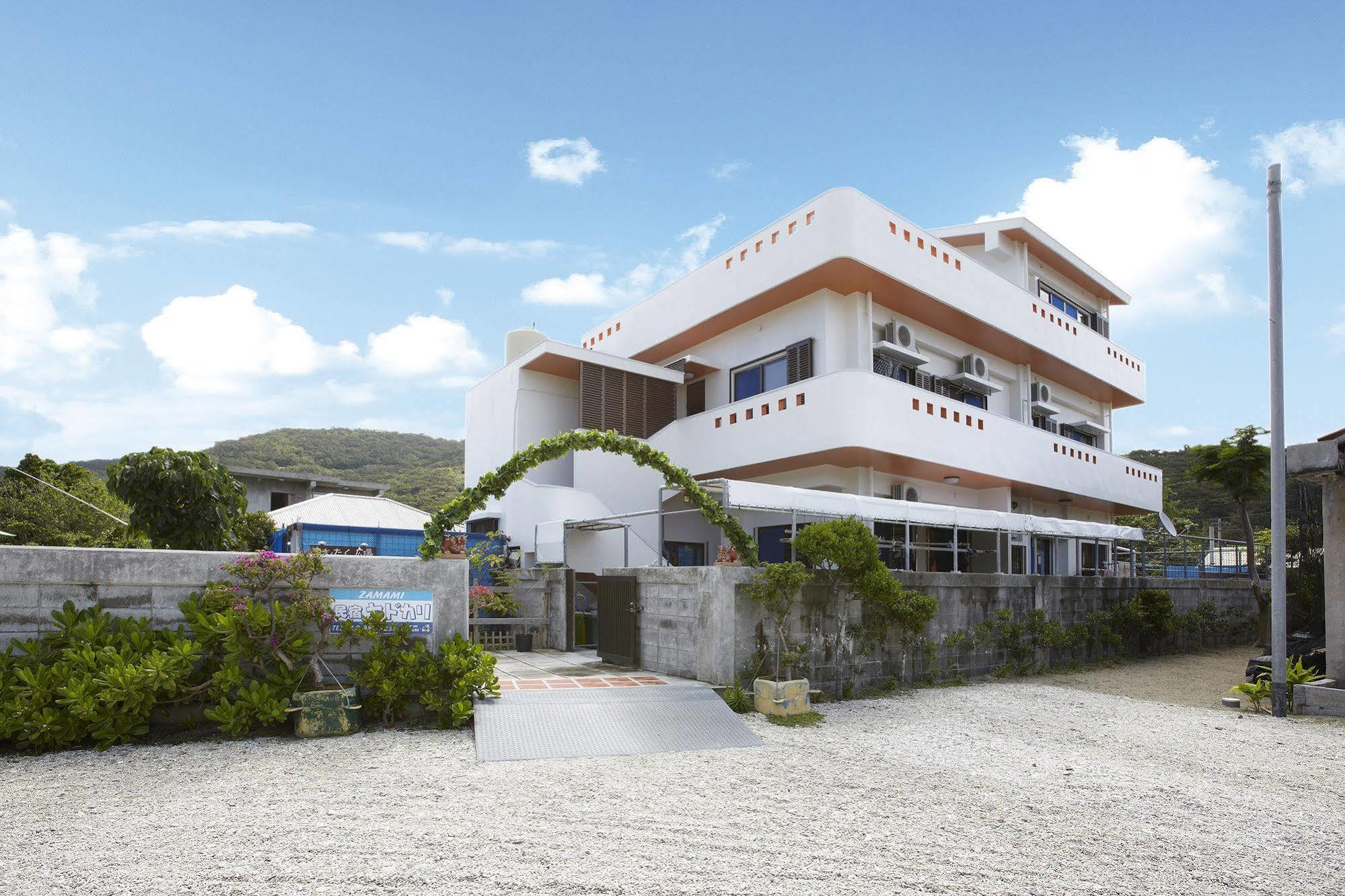 Minshuku Yadokari Hotel Zamami Ngoại thất bức ảnh