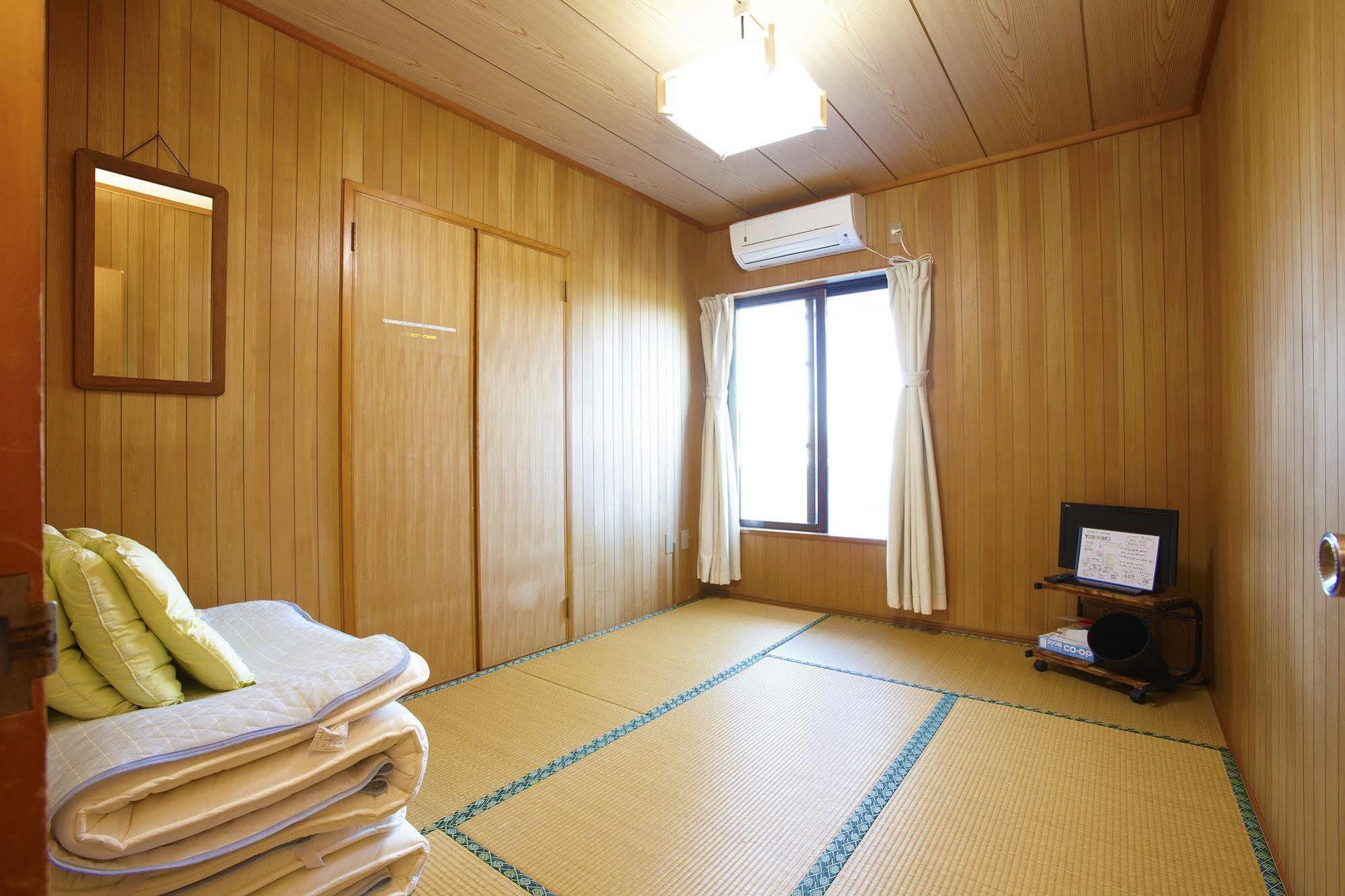 Minshuku Yadokari Hotel Zamami Ngoại thất bức ảnh