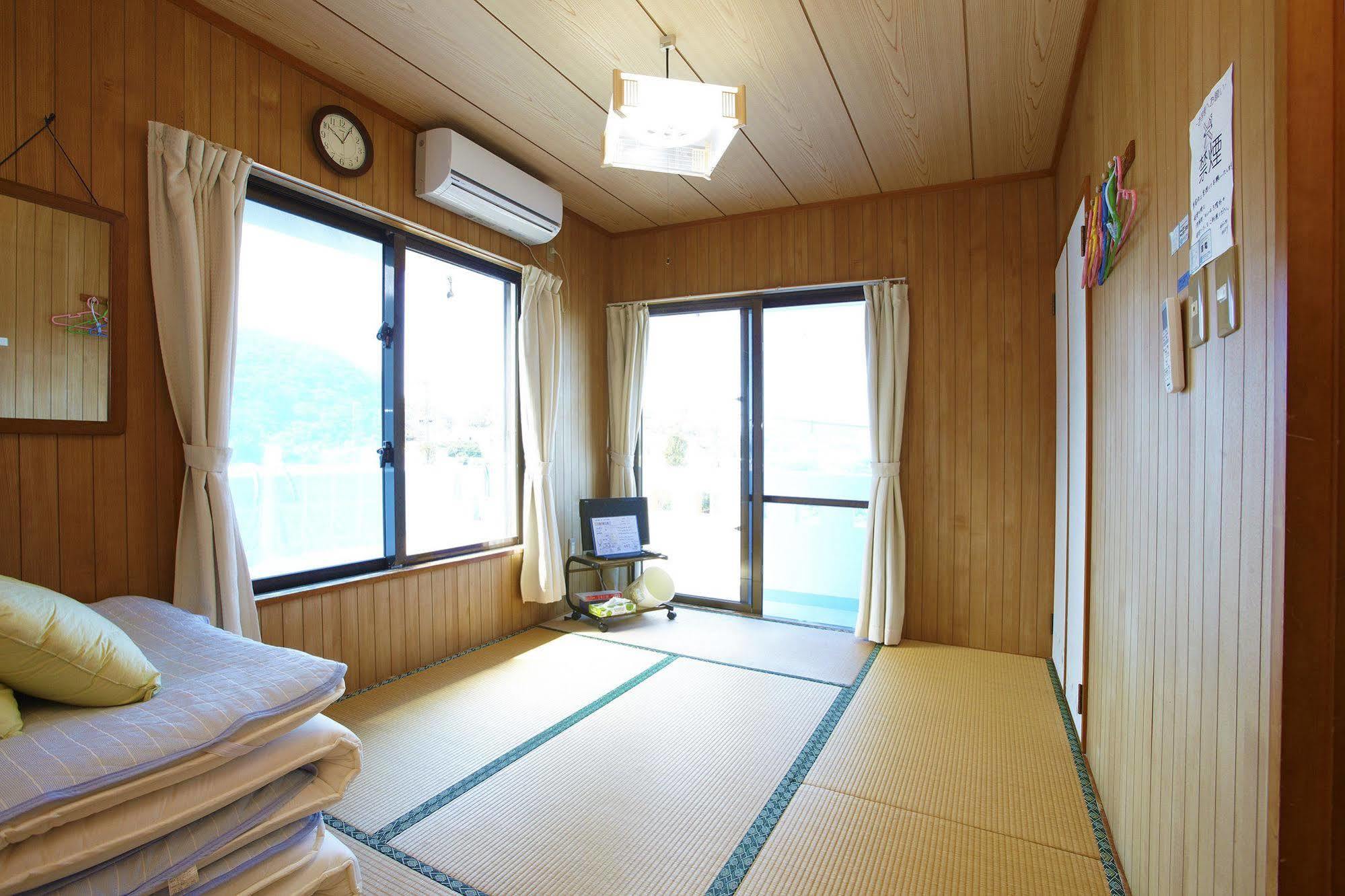 Minshuku Yadokari Hotel Zamami Ngoại thất bức ảnh