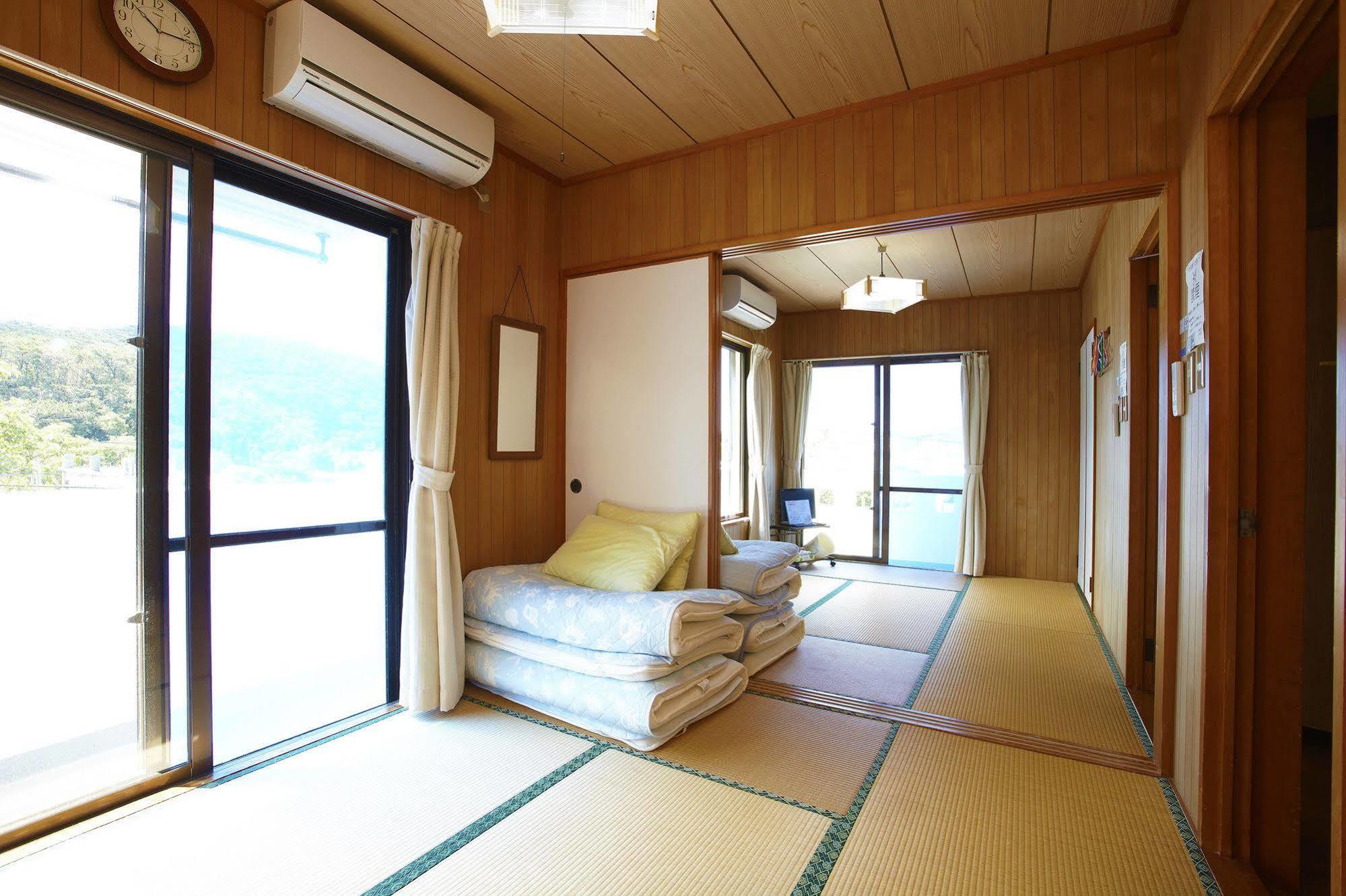 Minshuku Yadokari Hotel Zamami Ngoại thất bức ảnh